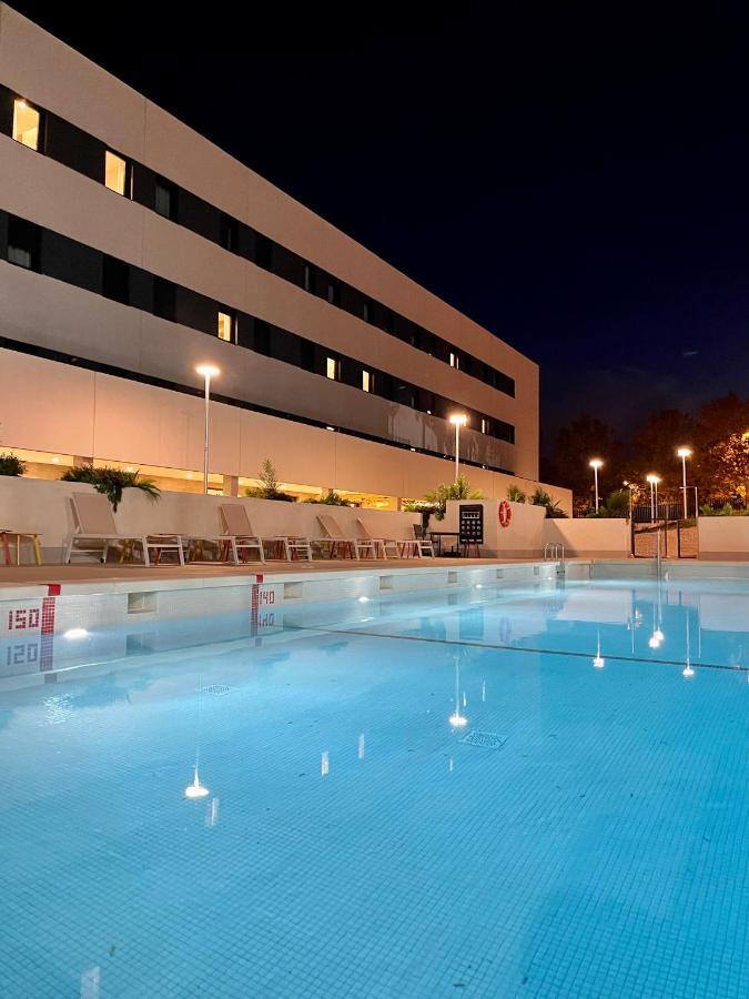 Stephouse Pozuelo Europa Hotel โปซูเอโล เด อาลาร์กอน ภายนอก รูปภาพ
